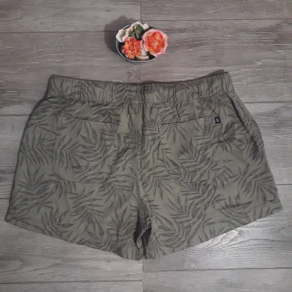 Gap | Pull on military green shorts - Picture 6 of 11